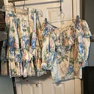 Fancy Fashions Floral Ruffled Top And Skirt With Belt Size M